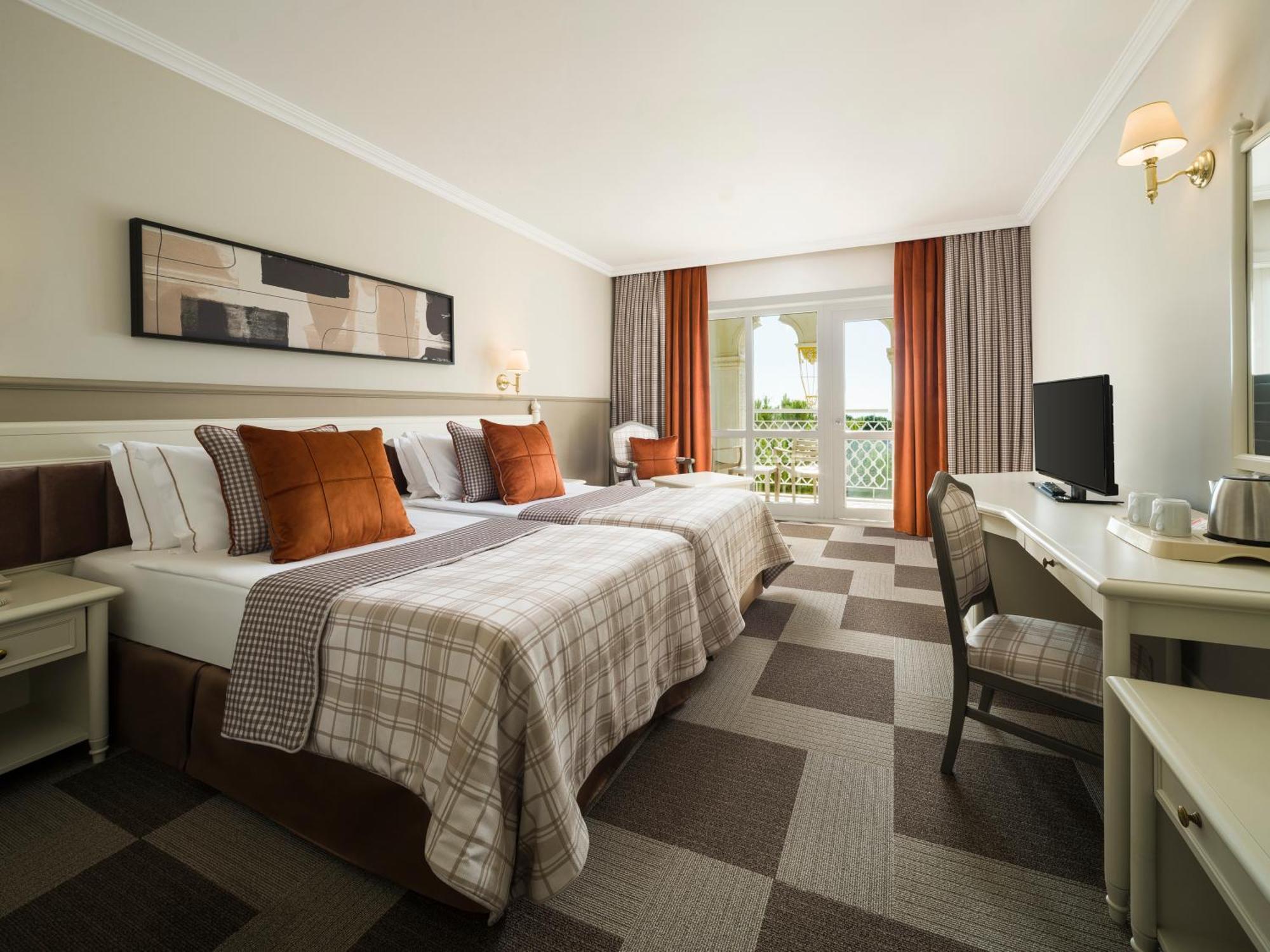 Kremlin Palace Resort 5*