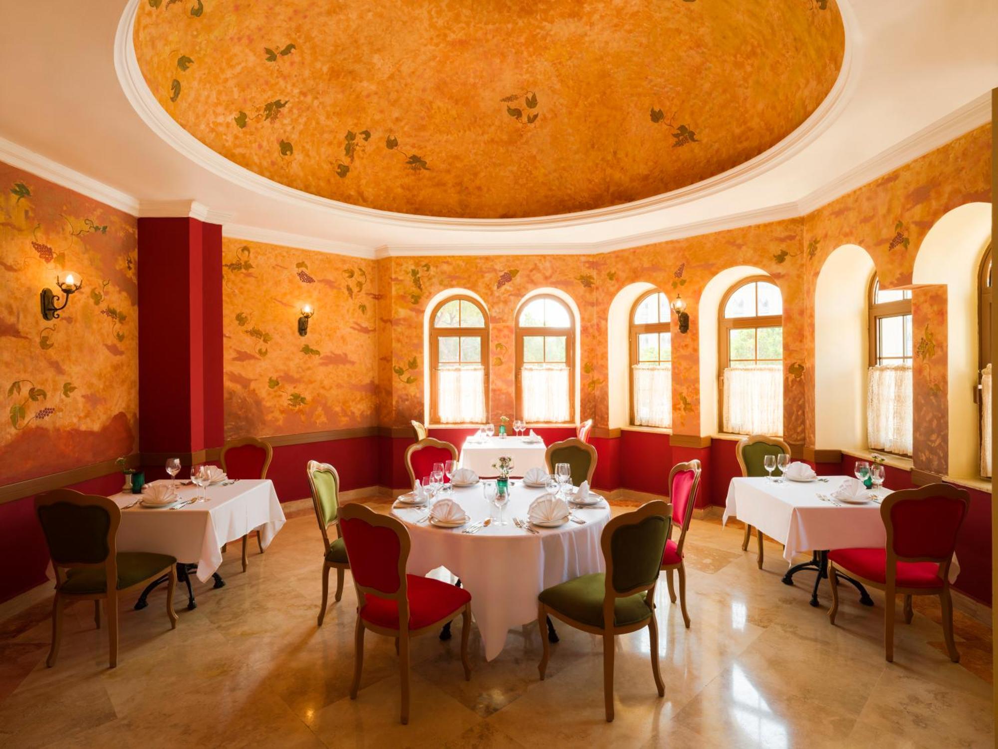 Kremlin Palace Resort 5*